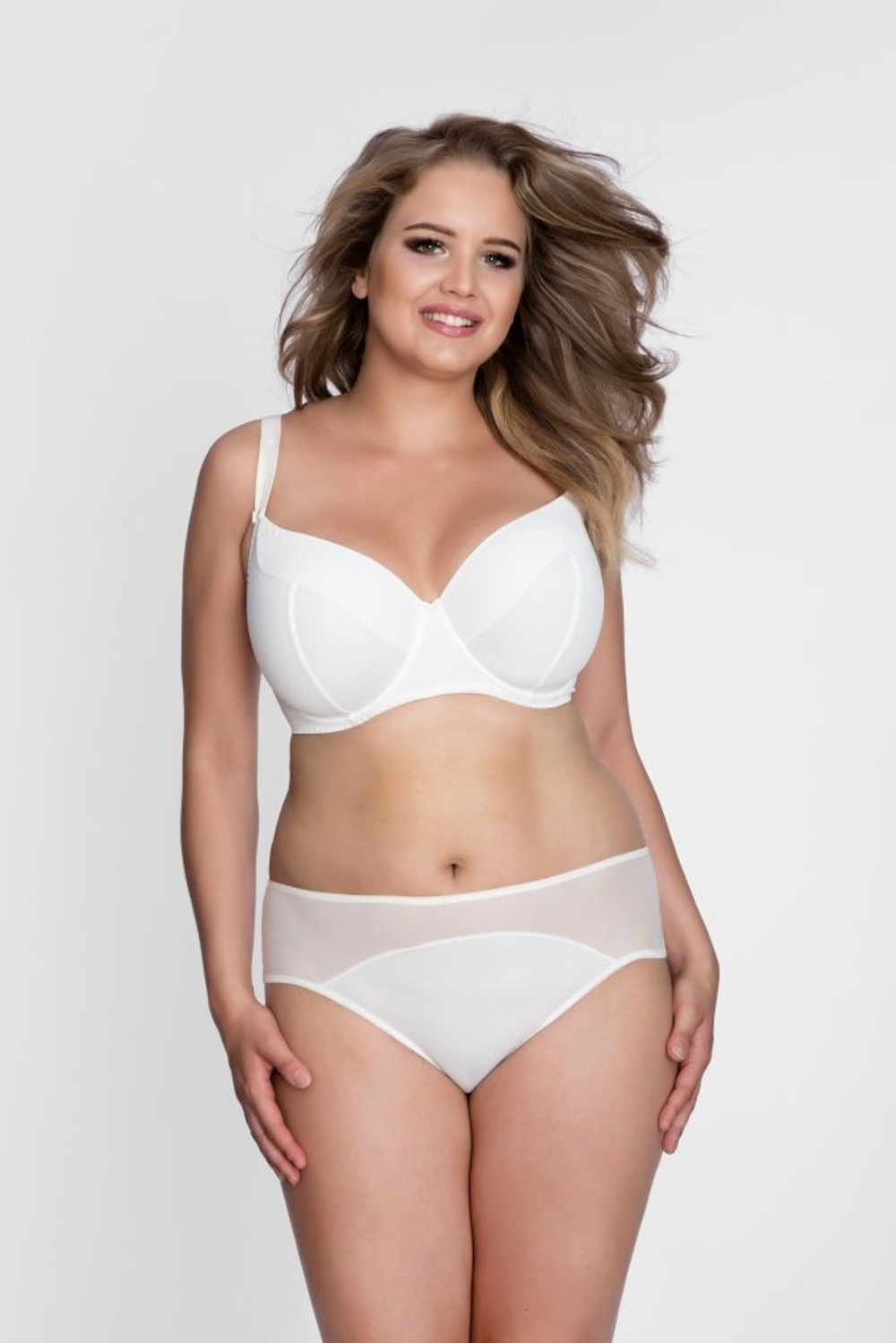 Однотонный бюстгальтер plus size на косточках с чашками из микрофибры (Размер: 85H) (Цвет: черный)