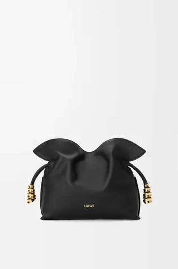 Loewe Мини-клатч Coil Flamenco из телячьей кожи наппа, черный