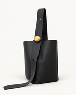 LOEWE Pebble Bucket Medium, чёрный цвет, вид спереди