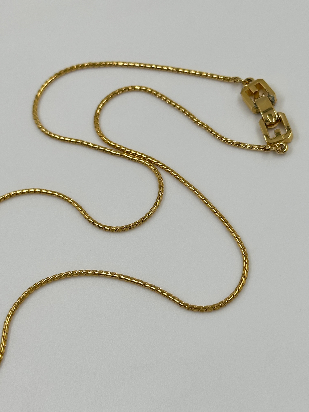 Кулон Givenchy