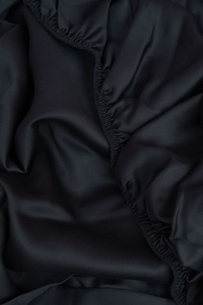 Простыня на резинке 160x200x40 German Grass Black Brilliant черная Черный