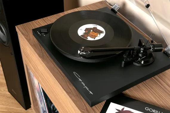 Radiotehnika LP002P Black