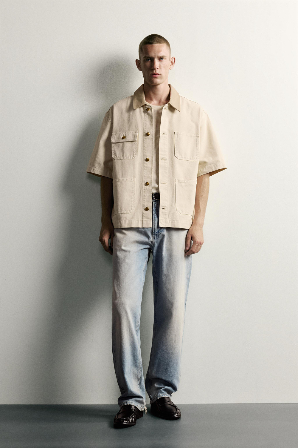 КУРТКА-РУБАШКА С КОНТРАСТНЫМ ВОРОТНИКОМ И КОРОТКИМ РУКАВОМ — ZARA