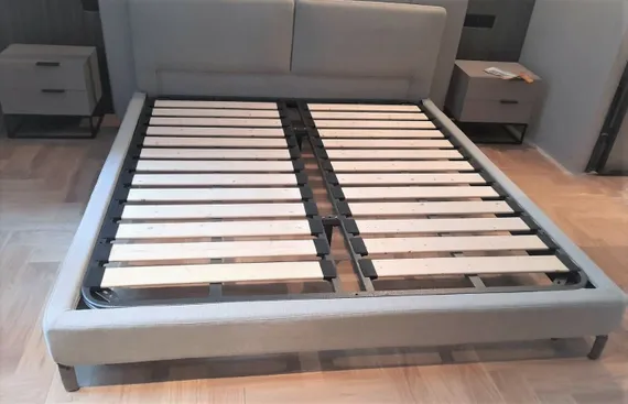 Кровать Tatlin Soft 180х200 см, серая экокожа и рогожка