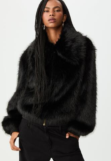 STRADIVARIUS Шуба из искусственного меха, черный