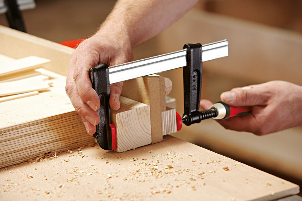 струбцина Bessey TPN25BE 250/120 мм деревянная ручка