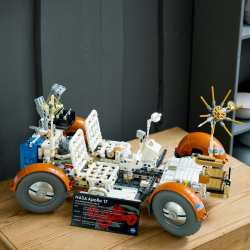 LEGO Technic - NASA Apollo - транспортное средство LRV 42182