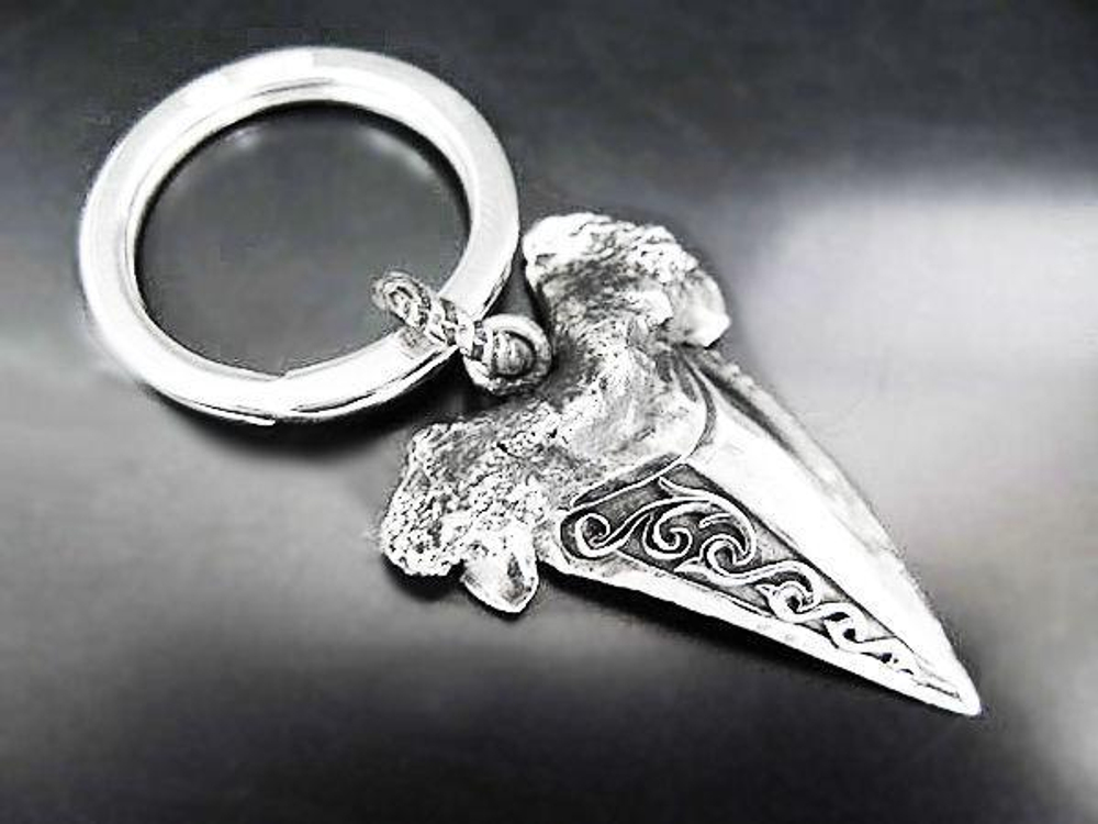 Брелок серебряный "Shark's Tooth" AZBl-002.