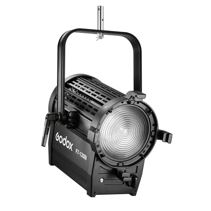 Осветитель светодиодный Godox F7-120Bi K2 с линзой Френеля