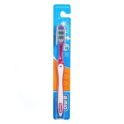Зубная щетка средней жесткости ORAL B
