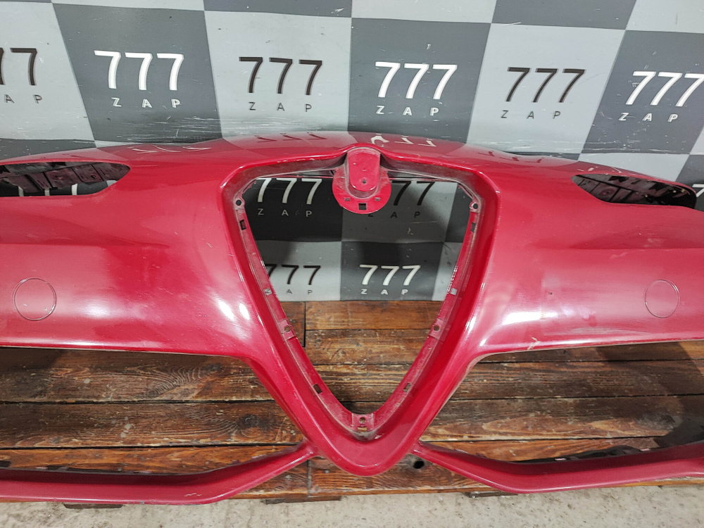 Бампер передний Alfa Romeo Giulia 15-нв Б/У Оригинал 68335409AA