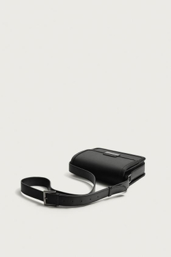 ZARA СУМКА С МЕТАЛЛИЧЕСКОЙ ДЕТАЛЬЮ, ЧЕРНЫЙ