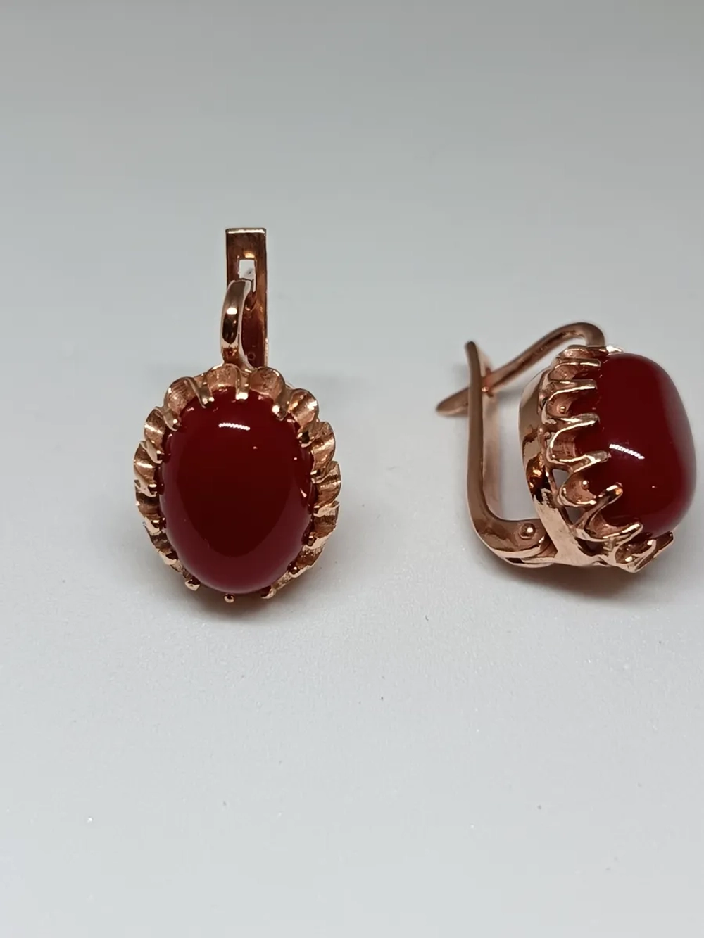 Серьги бижутерные с кораллом прессованным