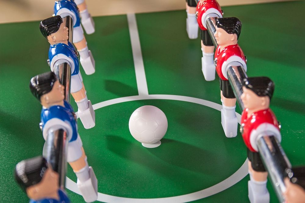 Игровой стол - футбол складной "Maccabi" (140x75x89, светлый)