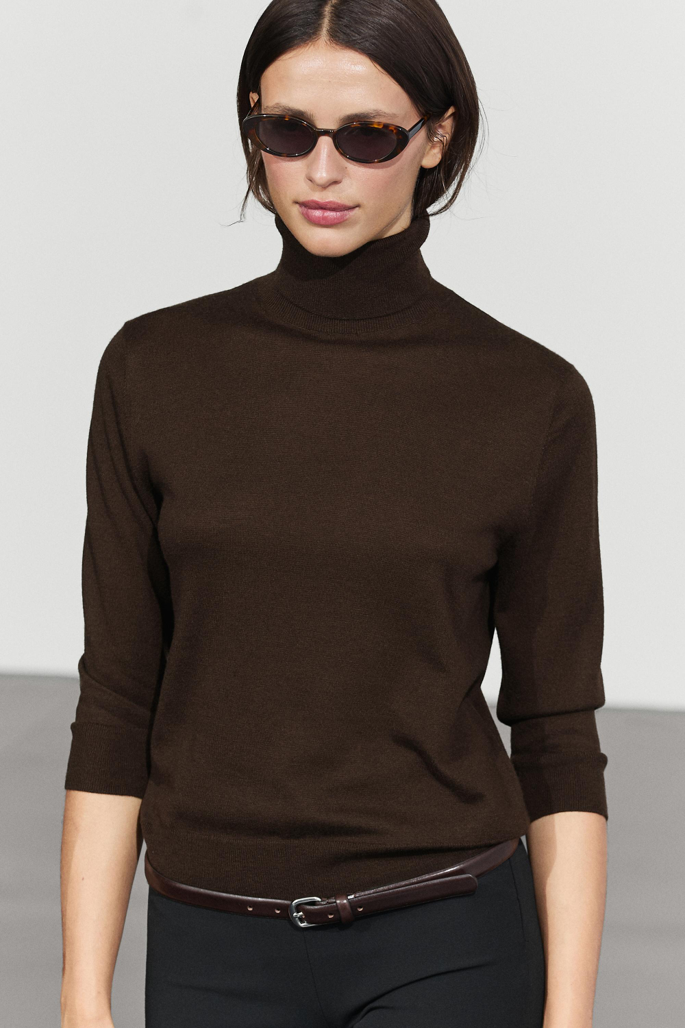 Massimo Dutti Трикотажный свитер из шерсти с высоким воротником, шоколадный