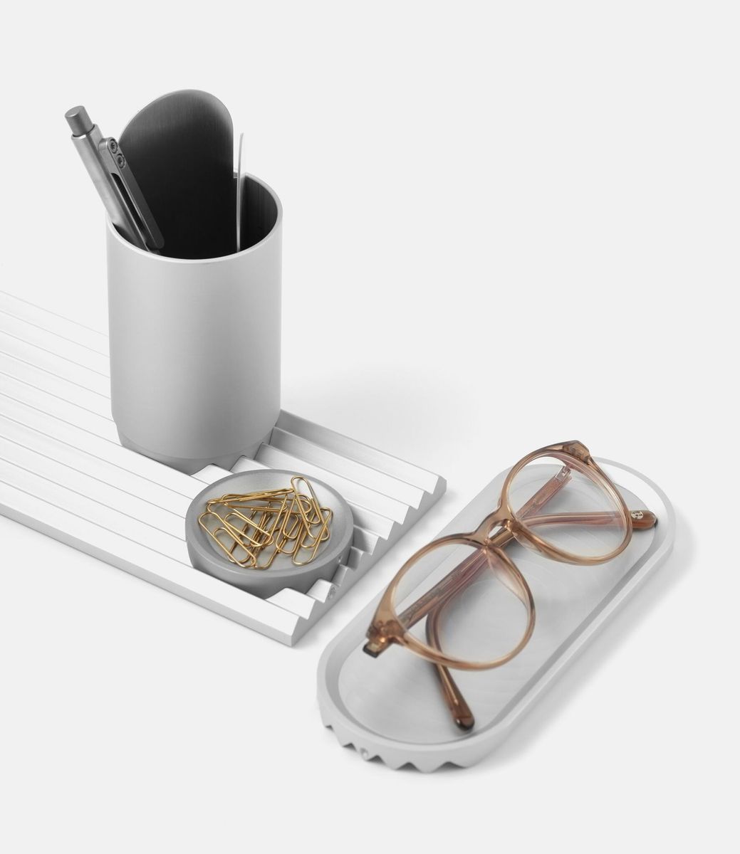 Antou W Paperweight XS Silver — пресс-папье