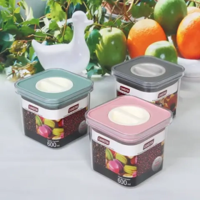 Банка для продуктов пластиковая 1200мл «Premium» 11*11*10см
