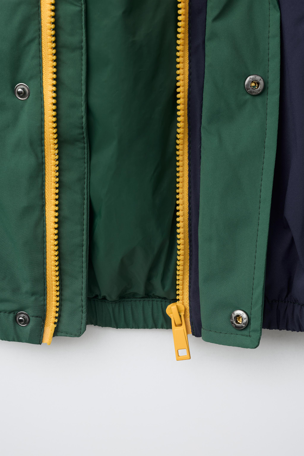 ZARA СТЕГАНАЯ КУРТКА COLORBLOCK WATER REPELLENT, ЗЕЛЕНЫЙ