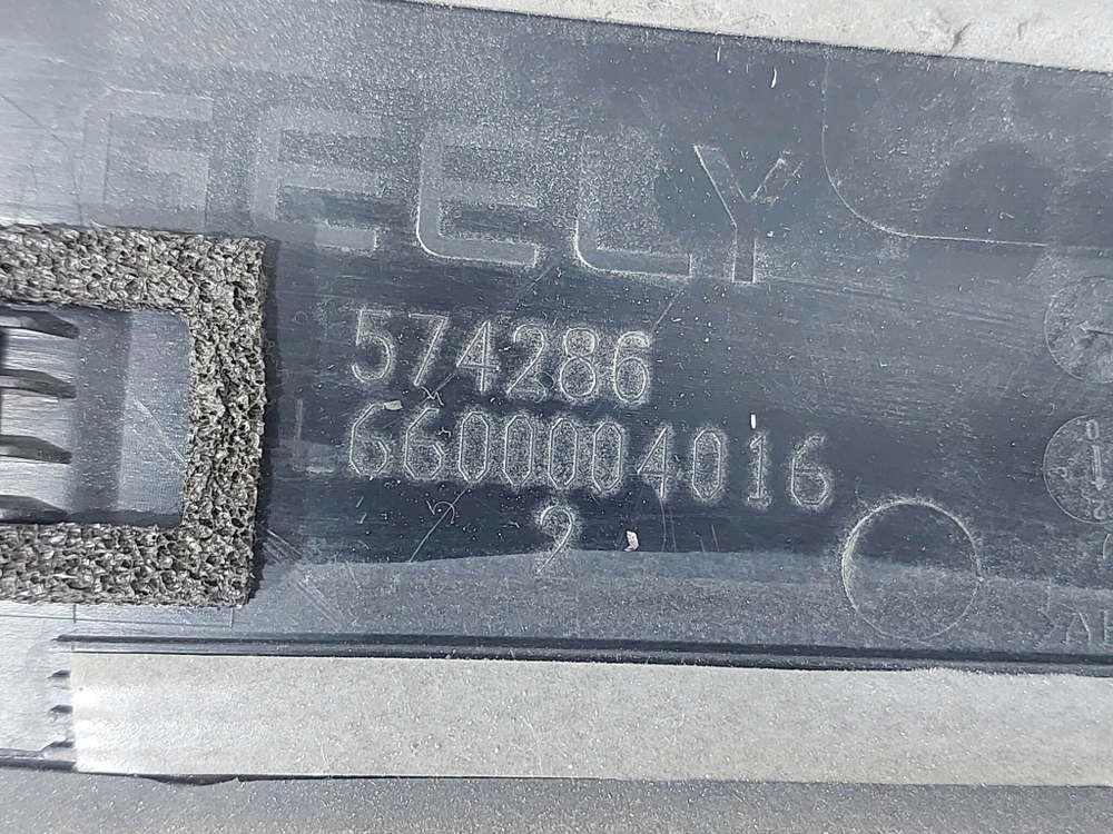Накладка двери задней левой Geely Coolray 19-нв Б/У Оригинал 6600004016