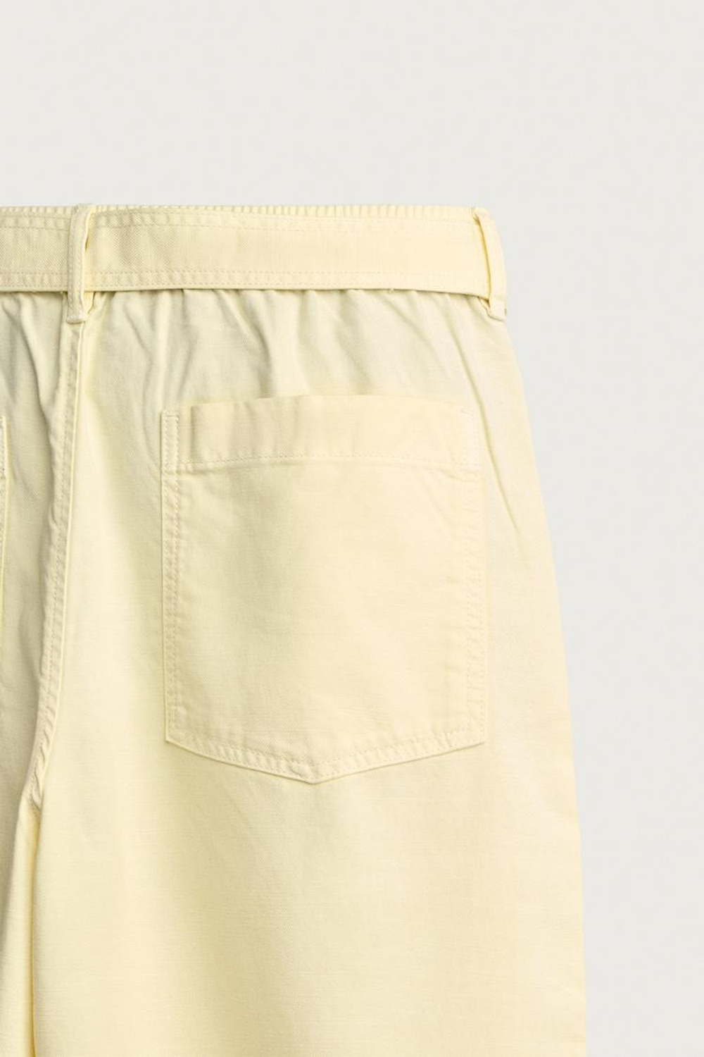 ZARA БРЮКИ RELAXED FIT СО СКЛАДКАМИ И РЕМНЕМ, СВЕТЛО-ЖЕЛТЫЙ