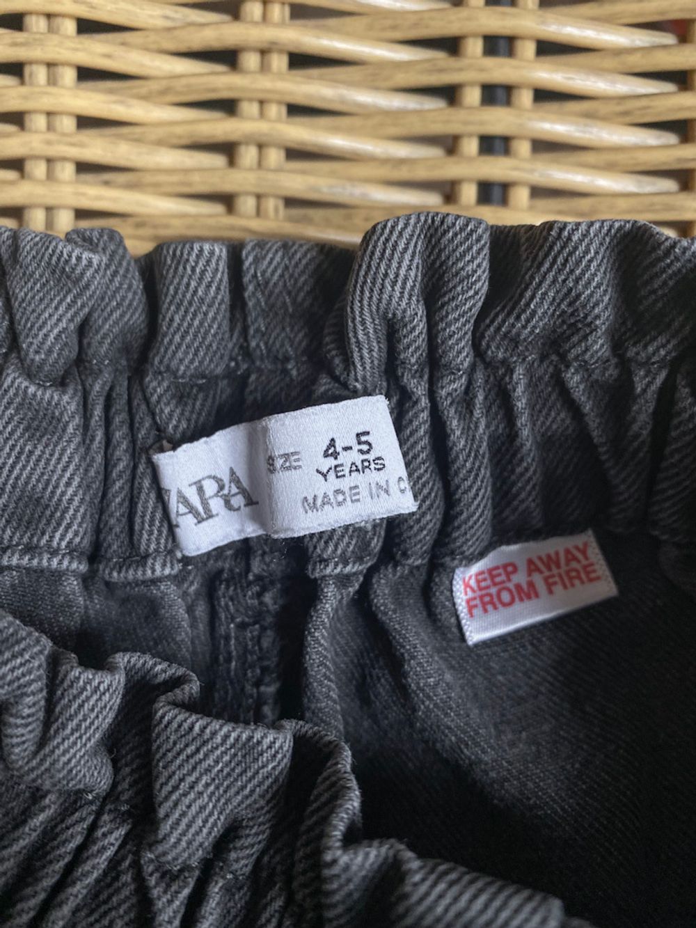 Джинсы Zara