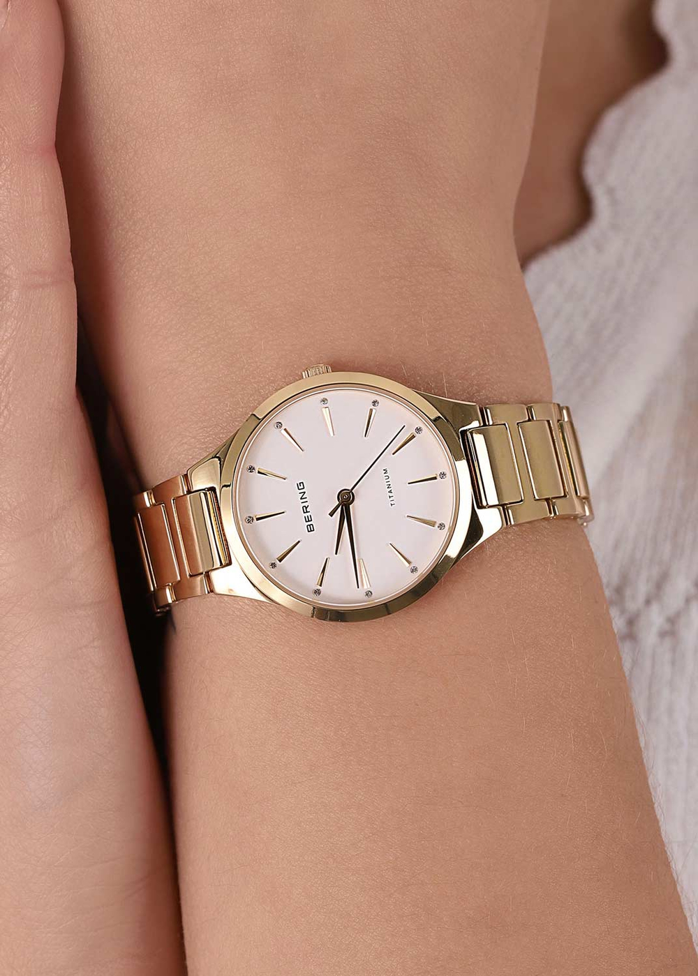 Женские наручные часы Bering 15630-734
