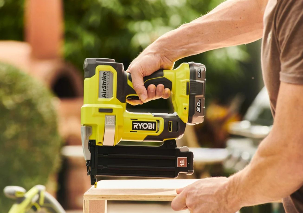 Гвоздезабиватель Ryobi ONE+ R18GN18-0 5133005136