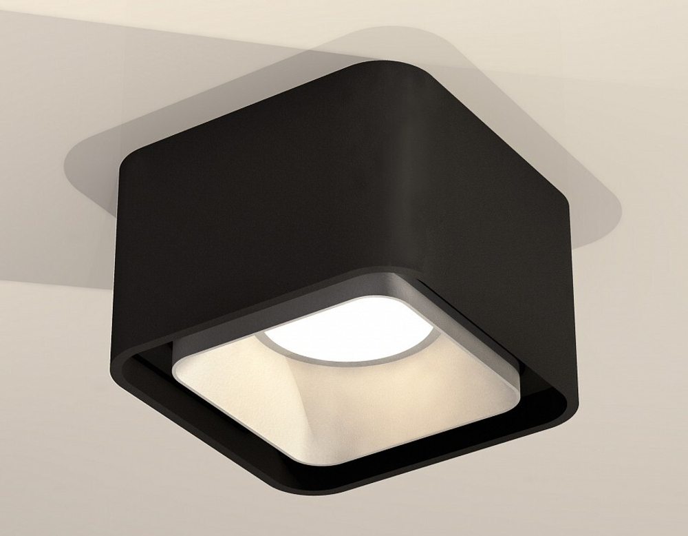 Накладной светильник Ambrella Light XS XS7833003