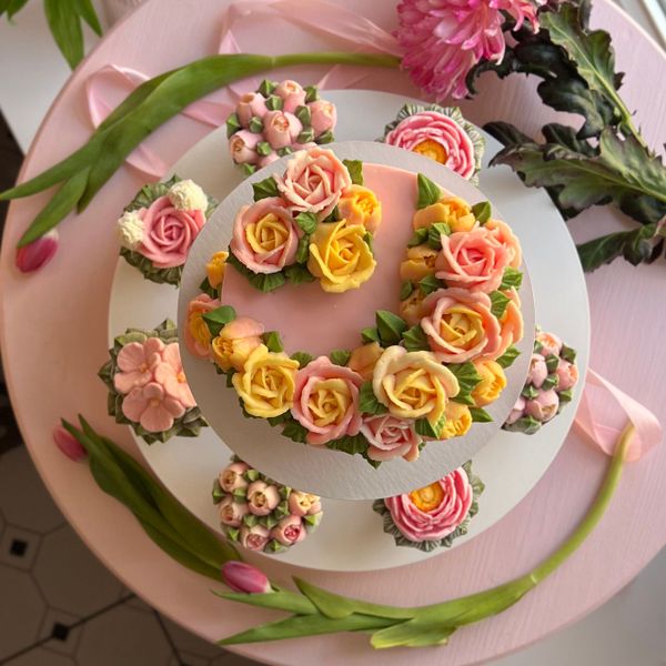 Торты от «Цветочного кондитера» Торты от «Цветочного кондитера»