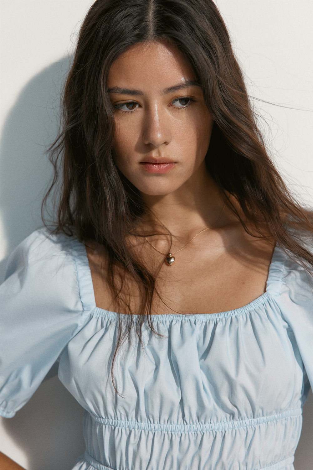Платье из поплина с пышными рукавами — квадратный вырез, прямой крой - H&M