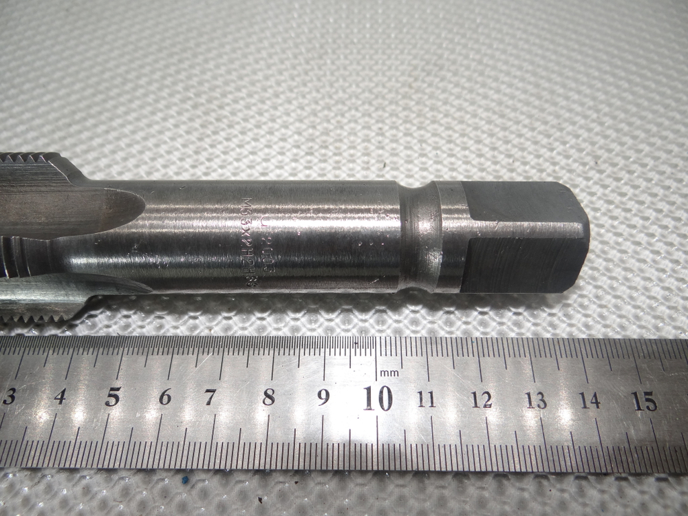 Метчик м/р правый М33×2,0 №2
