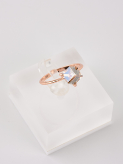 Кольцо Миражи тонкое с кристаллом Swarovski цвета шампань
