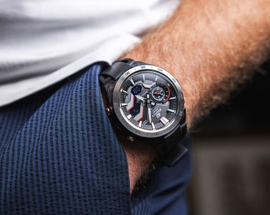 Наручные часы Casio Edifice ECB-2200P-1AEF