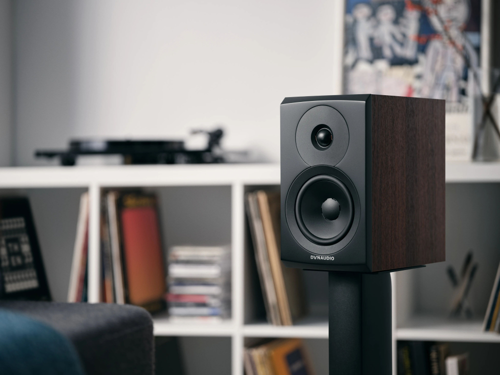 Полочная акустика Dynaudio Emit 10