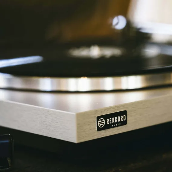 Rekkord Audio F300 Silver OM10