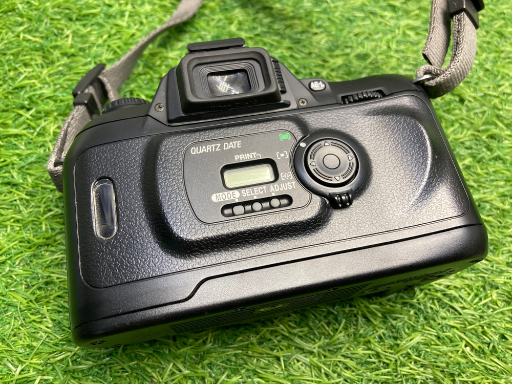 Nikon F75