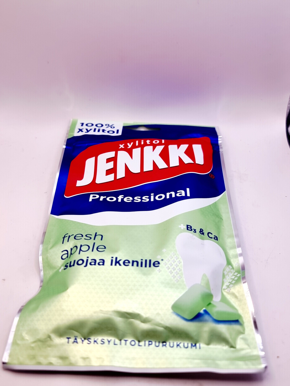 Жевательная резинка Jenkki Professional Fresh apple с ксилитом, В3 и кальцием, со вкусом яблока, 80 г (из Финляндии)