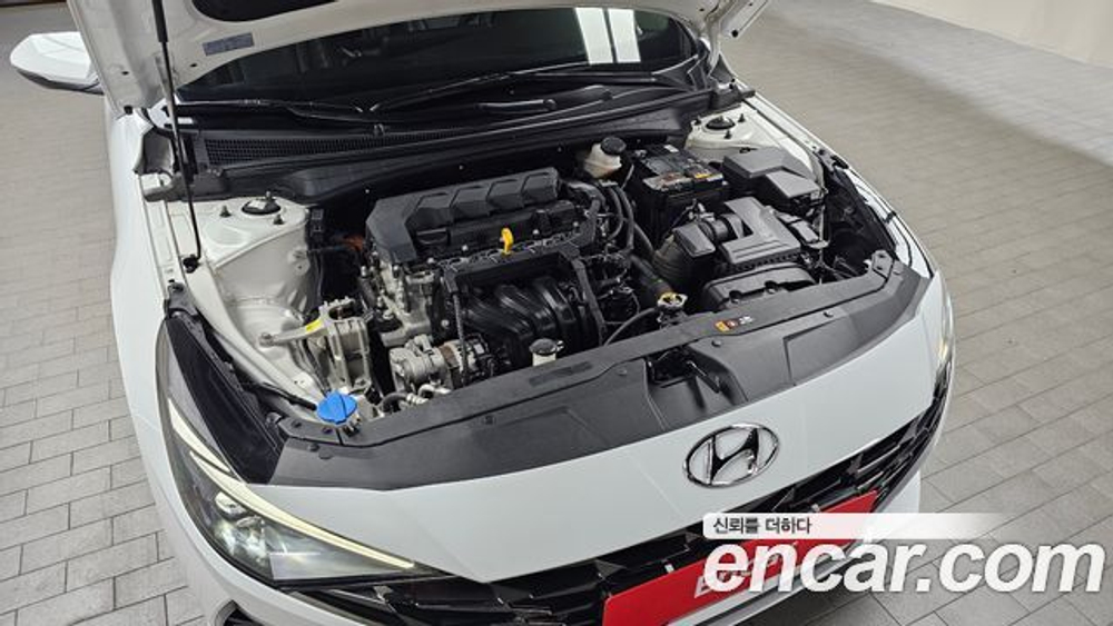 Hyundai AVANTE 1.6 — 2023