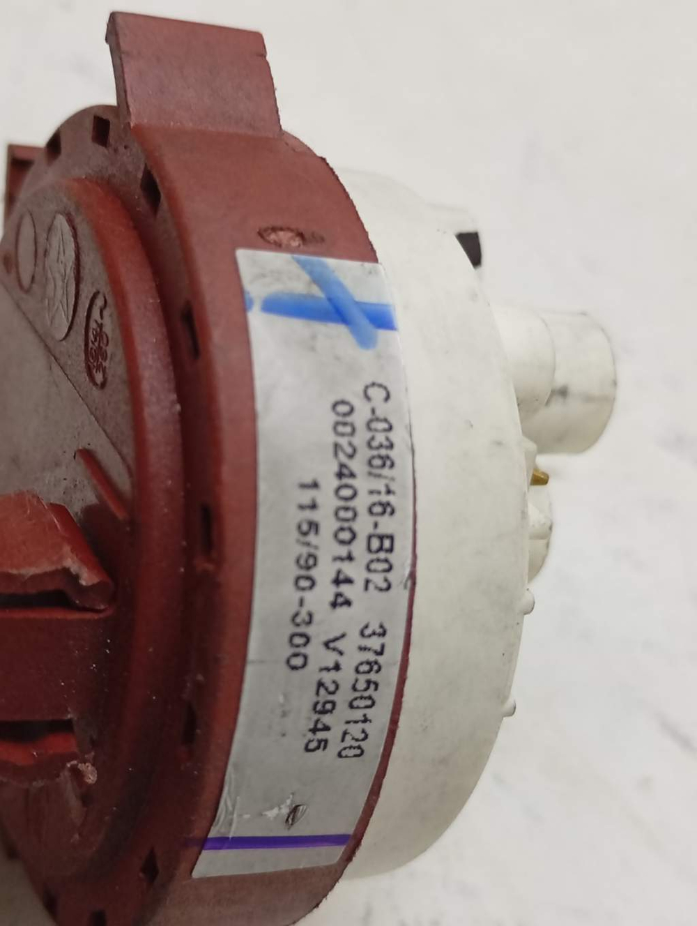 HW60-1279 кт27 Датчик уровня (прессостат) для стиральной машины Haier 0024000144 б/у