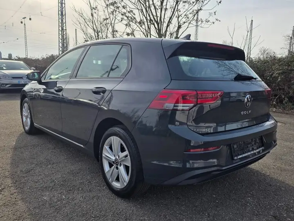 Volkswagen Golf Life VIII поколения в кузове Limousine