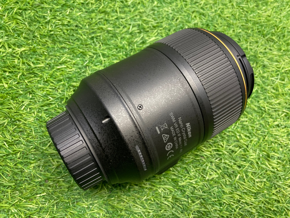 Nikon 105mm 2.8G IF-ED AF-S VR Micro-Nikkor