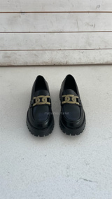 Лоферы с минималистичной бронзовой пряжкой
