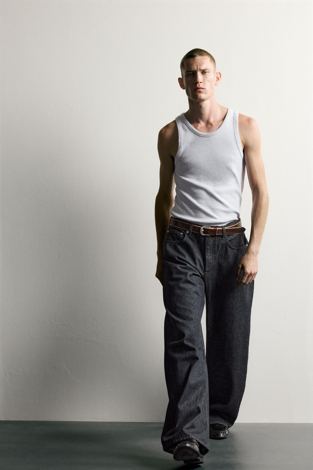 ДЖИНСЫ BALLOON FIT — ZARA · 1300/485