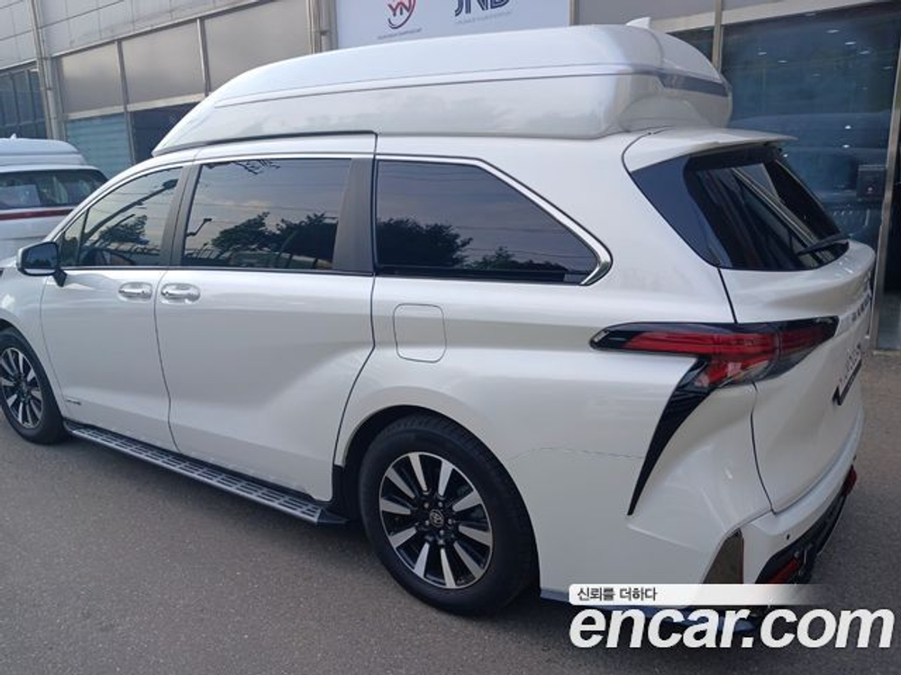 Toyota Sienna 2.5 Hybrid 2WD — 2021