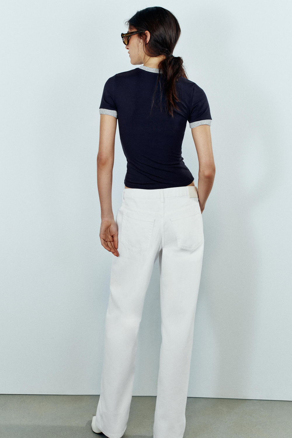 ФУТБОЛКА В РУБЧИК С КОНТРАСТНОЙ ОТДЕЛКОЙ — ZARA