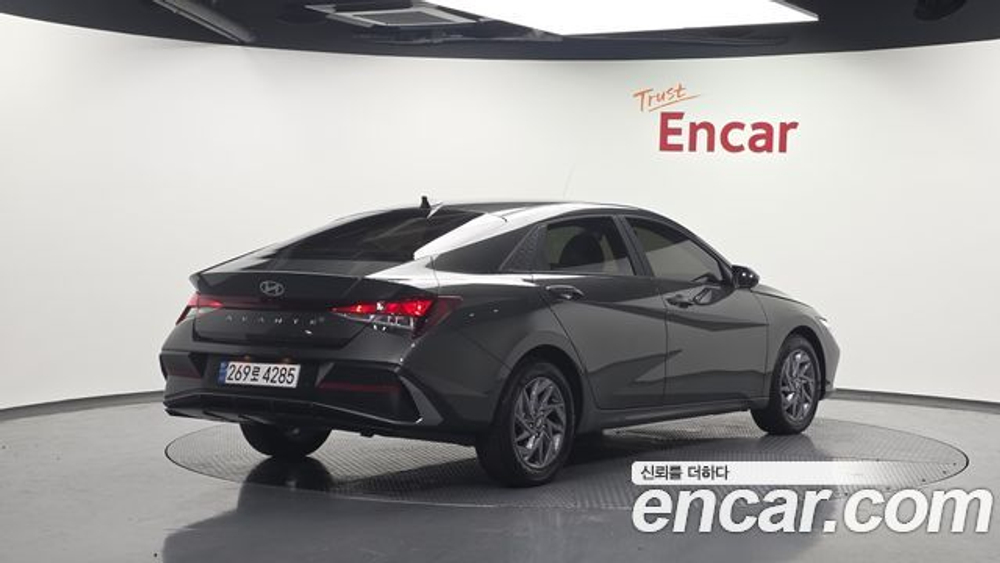 Hyundai AVANTE 1.6 — 2024