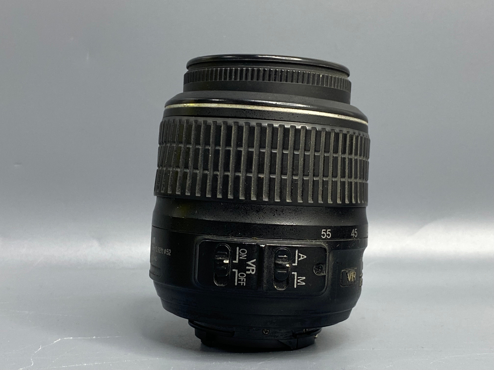 Nikon 18–55mm f/3.5–5.6G — отходит резинка