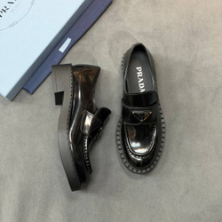 Лоферы Prada