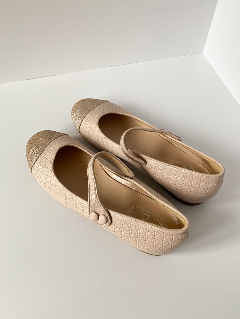 Новые кожаные туфли Dior, 33