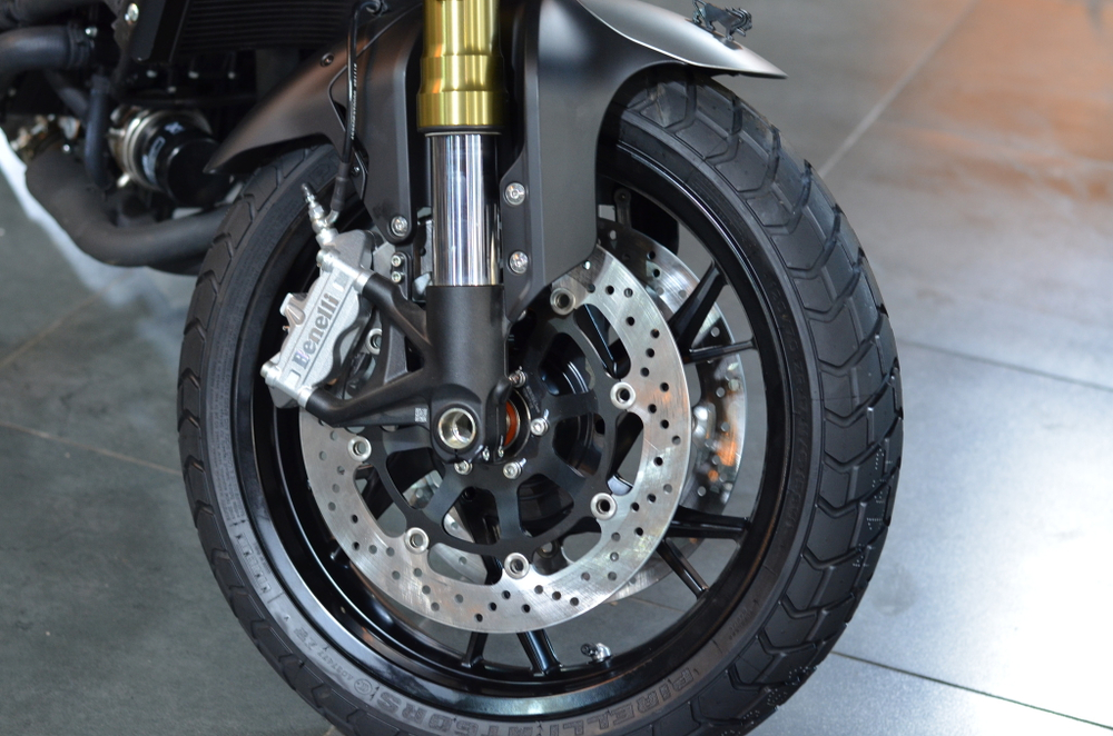 Benelli Leoncino 800